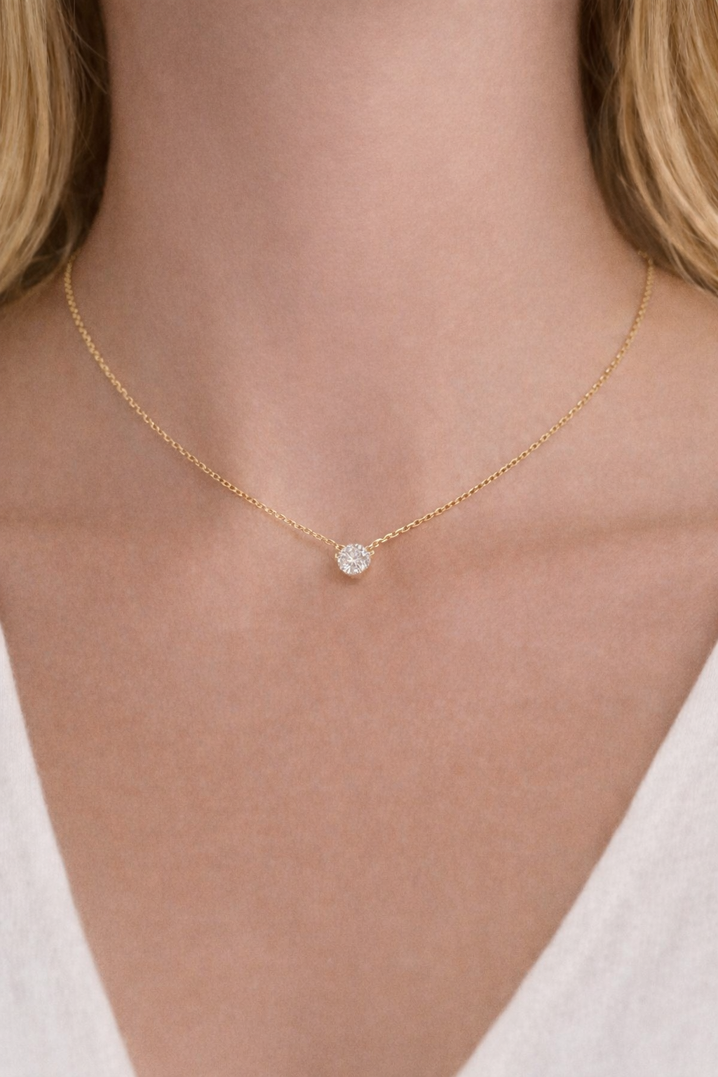 One Zirconia necklace